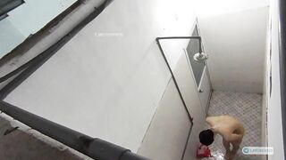 Quay lén các em teen đi tắm trong nhà tắm nước ngọt hồ bơi hàng cực ngon p1