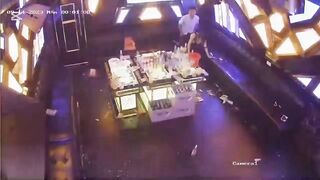 Lộ Clip ô chú đi hát Đụ nhân viên ngay trong phòng