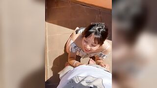 Em gái khoe hàng dâm đãng 7