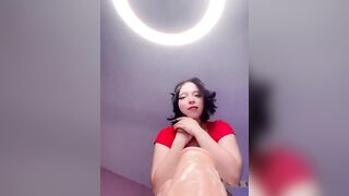 Em gái dâm cưỡi con cu giả thủ dâm lồn múp không lông nhiều nước