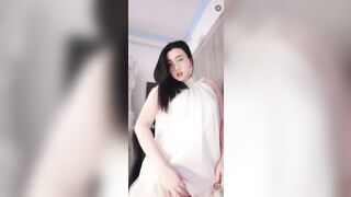 Gái xinh chubby vú to lồn múp thủ dâm trên live dâm đãng phần 1