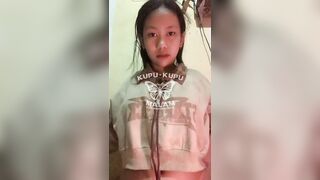 Vú to thủ dâm 147