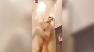 Doggy cô bạn gái vú bự trong nhà tắm mờ ảo