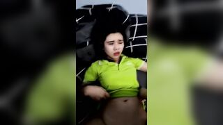 Chị gái bực mình khó chịu vì anh người yêu đã đụ không sướng còn không chịu bú lồn.