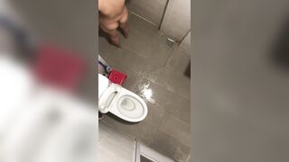 Quay lén vợ bạn tắm 3