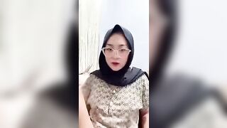 Cô giáo bên Trung Đông, Ko mặc Quần lót, Tốc Váy Móc Lồn Bóp vú Thủ dâm rên rỉ
