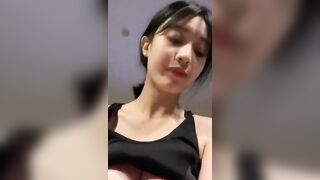 Đụ em họ vú căng mỏng nhìn cái gốc nào cũng đẹp.