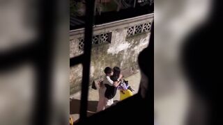 Thiếu đúng mỗi cái giường thôi đó