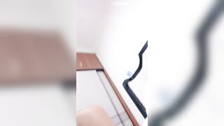 2 chị em tụt quần ra đọ lồn
