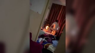 Phát hiện chị họ say mê nhiệt tình thủ dâm trong phòng.
