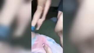 Cứ đú đởn ăn chơi bỏ học em gái bị đám bạn đè đụ tập thể.