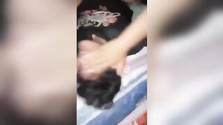 Bỏ học ăn chơi liêu lõng em học sinh bị đám bạn đè đụ tập thể.