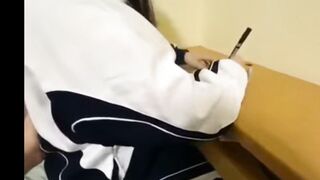 Con bạn Đang Học bài, Mà cứ Vạch Bóp Vú To Chuppy Hồng hào