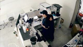 bé sinh viên đi làm thêm ở quán cafe bị ông chủ gạ địt luôn ở nhà kho