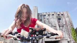 Đạp xe đạp mà nhét Sex Toy Ở yên xe, còn Public Lút cán Djt nhau loli mình dây rên rỉ