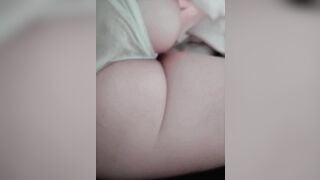 lén mò bím bà chị dâu ngủ say mông tròn trắn nõn nà