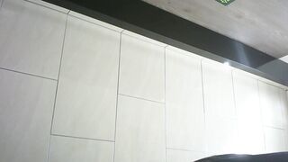 quay lén nhà vệ sinh mấy em non tơ đi đái thật kích thích - phần 14