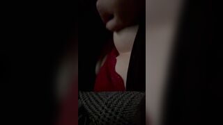 Dẫn em người yêu vú bự vào rạp xem phim vừa xem vừa lột áo em ra xoa ti bóp vú p3