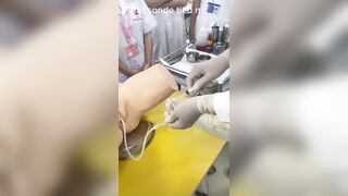 ngượng chín mặt. May chỉ là mô hình..