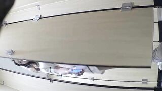có 1 không 2 quay lén nhà vệ sinh nữ toàn các em non tơ xinh xắn - phần 25