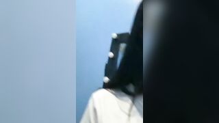 Em sinh viên cặp vú to cực đã bím múp không lông thủ dâm bằng lược