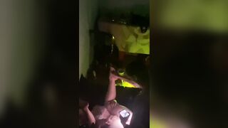 Được 1 bữa sang nhà thằng bạn mà nó làm cái trò này đây