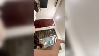 Khi đi du lịch chúng phòng cùng cô bạn thân