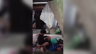 Cháu họ 17 nứng cặc xin đụ dì, cho đụ thật dì bắt phải vừa xem phim sex vừa đụ.