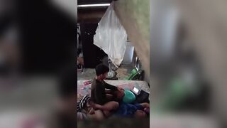Cháu họ 17 nứng cặc xin đụ dì, cho đụ thật dì bắt phải vừa xem phim sex vừa đụ.