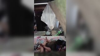 Cháu trai 17 tuổi bị dì họ bắt vừa đụ, vừa xem phim sex vừa đụ.