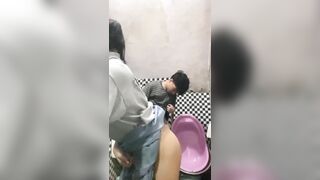 Anh họ 18 tuổi bảo với em gái 17 tuổi muốn được anh đụ trước tiên phải bú cặc cho anh