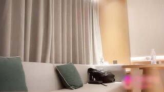 Một sinh viên năm hai với chân dài
