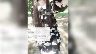 em teen nứng lồn thủ dâm chảy đầy nước ngoài công viên public