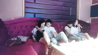 Đi Hát thì Ít, Mà 2 thg Đjt luôn 2 e KTV Vú To, Lút Cán Djt tê lồn sướng rên rỉ