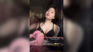 Chơi gem thua kèo thằng bạn phải vạch vú cho nó xem 4