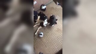 3 em sinh viên 2 trai 1 gái, thảng nhiên tụt quần nhau ra đụ ở khu chung cư.