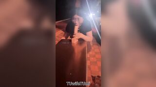 Nhỏ bạn thích cảm giác lạ, ra ngoài đường bú ngấu nghiễn cặc giả