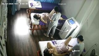 Hack cam quán spa triệt lông lồn mấy chị gái - 2