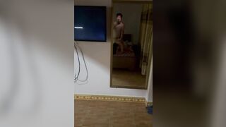 chồng chị hàng xóm đi công tác được chị gọi qua giúp chị thụ tinh