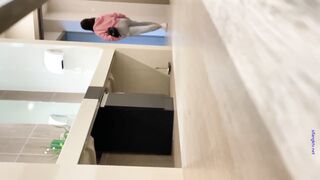quay lén nhà vệ sinh trong trường đại học toàn em xinh tươi - phần 1