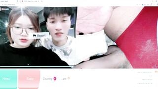 Ometv sục theo yêu cầu của em gái kính cận xinh dâm cùng bạn trai