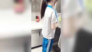 con em gáiu mới học về đã vật em ra mà nghịch