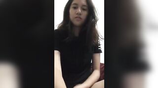 Gạ mãi em nó mới móc lồn cho xem dâm đãng