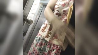 Quay lén chị hàng xóm tắm mát