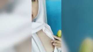 Em sinh viên chubby vú to lồn múp thủ dâm bằng dưa chuột dâm đãng
