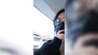 Em teen nứng lồn thủ dâm ngay cầu thang nhém tí bị phát hiện