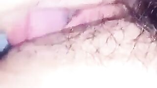 Liếm lồn ra nước