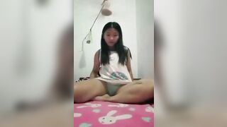 Con em gái nó dâm quá à