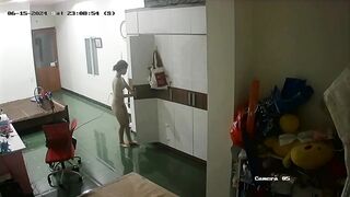 Hack camera phòng ngủ em gái