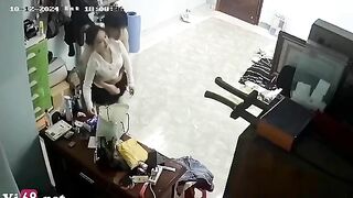 Chồng vắng nhà vợ dẫn người tình về nắc